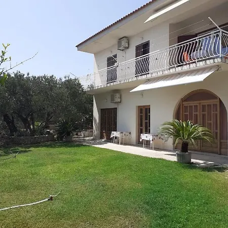 Vrisika Ll Makarska